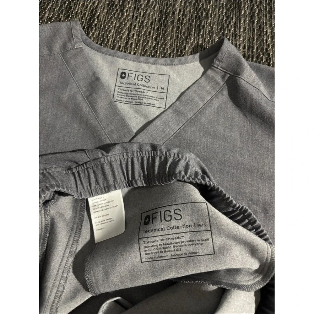 Figs Leon Scrub Top and Tansen Jogger Set Nurse Workwear Graphite Grey Medium